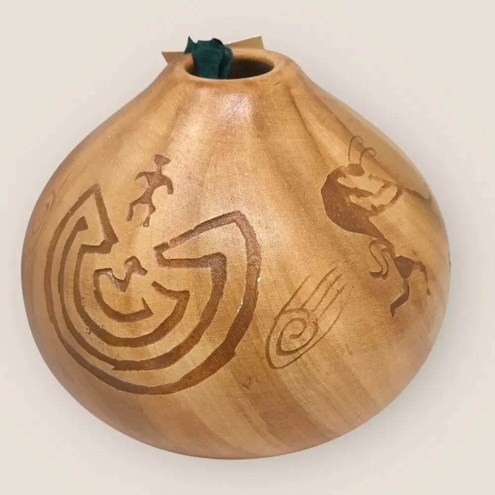 Navajo Engraved Buffalo Pattern Tan Clay Vase Signed Biaishttaa